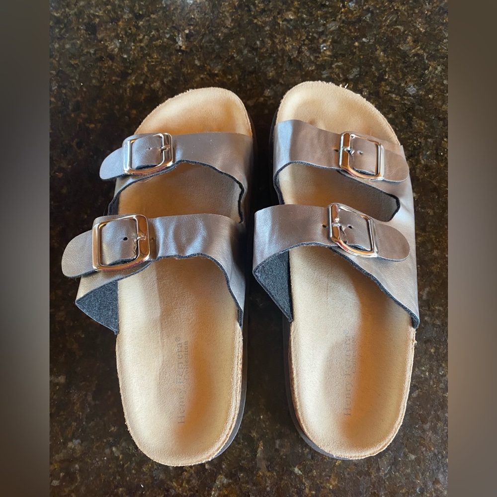 Metallic buckle sandals Birkenstock type